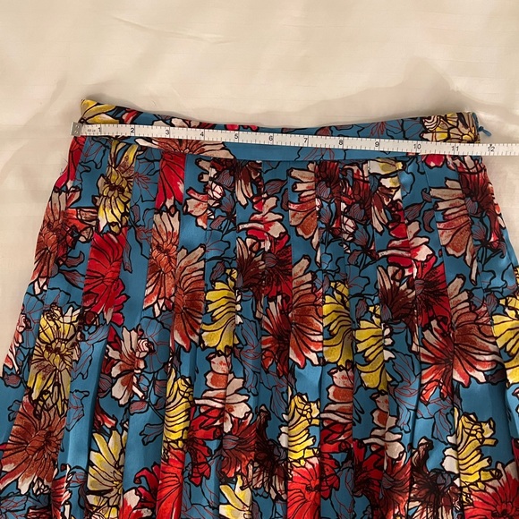 Aritzia Little Moon Olyra Floral Pleated Midi Skirt - Picture 8 of 8